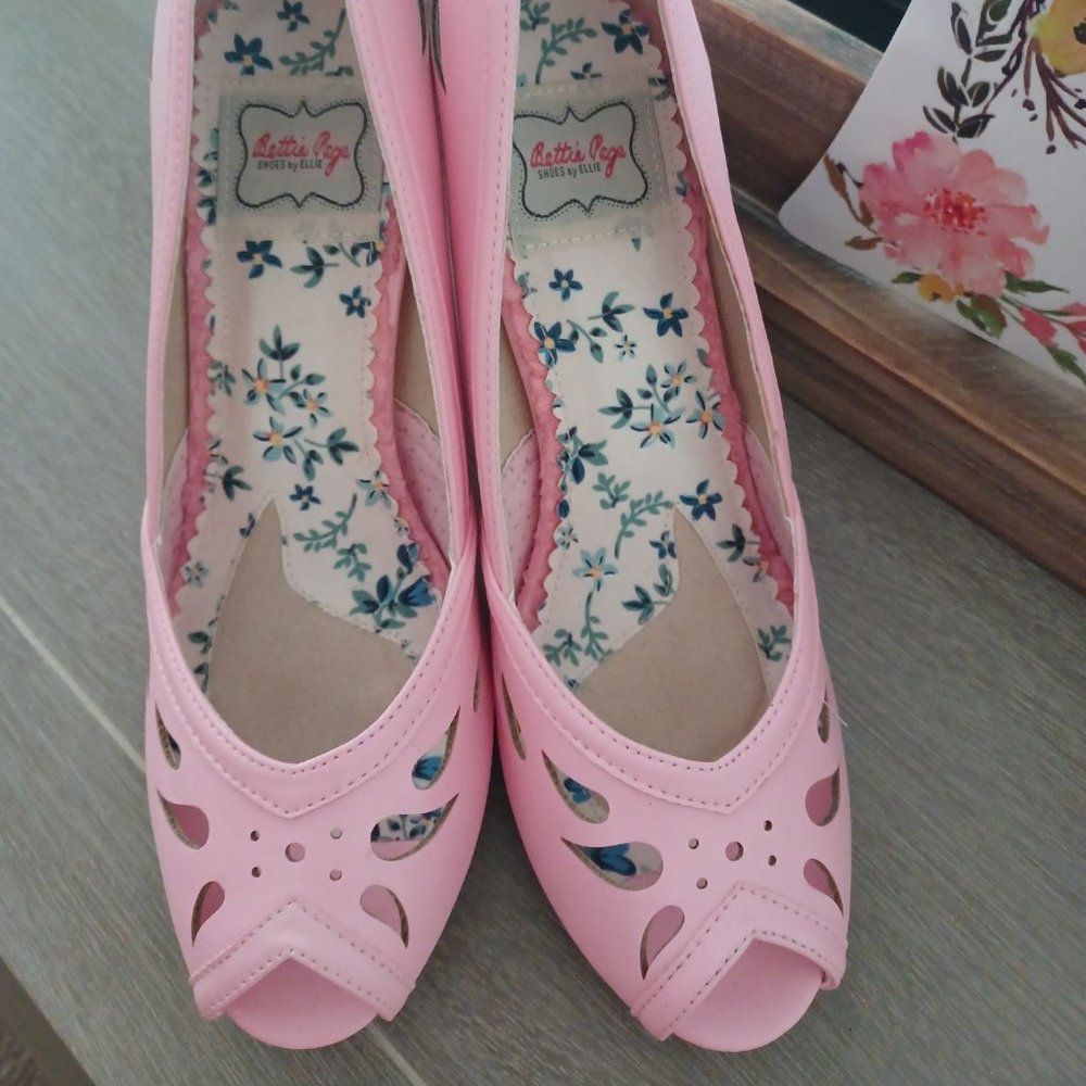 Bettie Page Vintage Open Toe Pumps